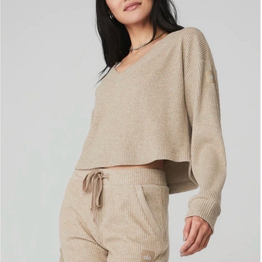 Alo muse v neck pullover